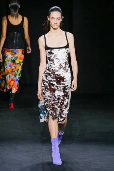 Look 11